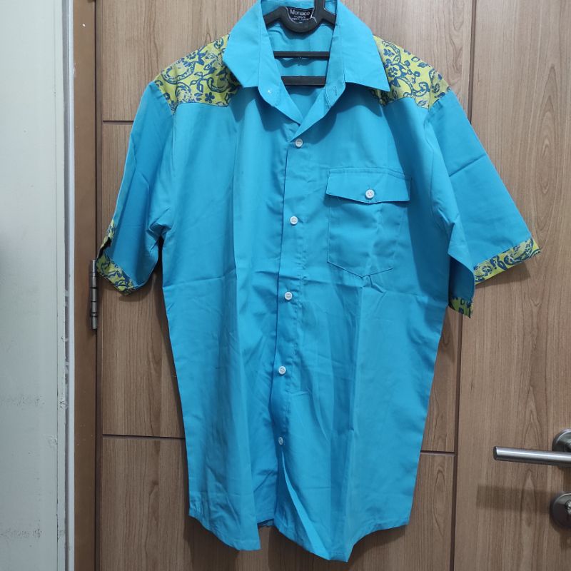 Kemeja Batik Pria Lengan Pendek
