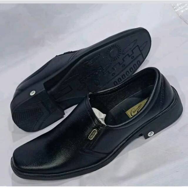 Pantopel kerja pria