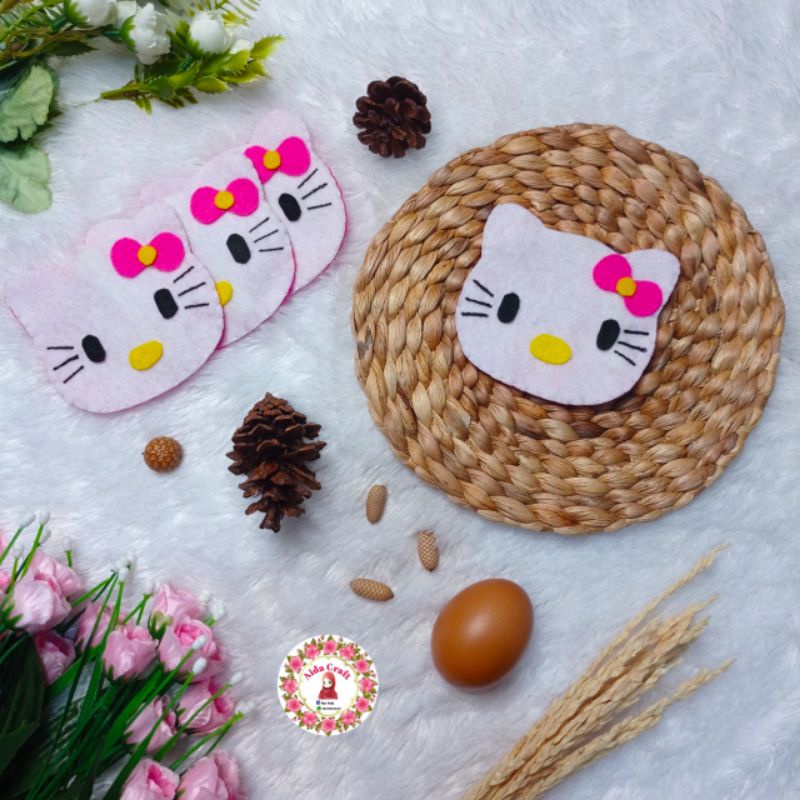 Tempat telur karakter hello kitty