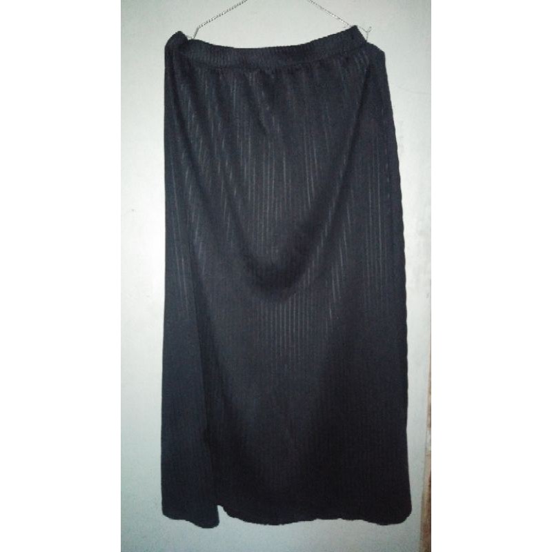 Rok Plisket Hitam