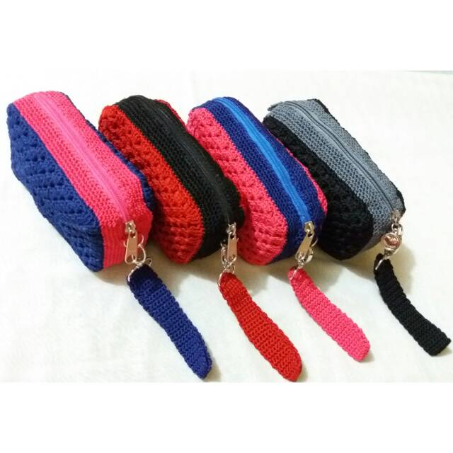Dompet make up rajut