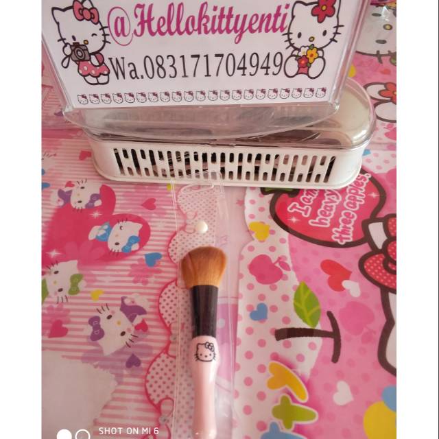 Kuas blush on hellokitty