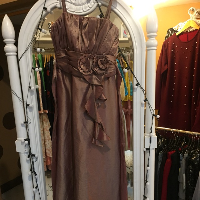 Dress pesta