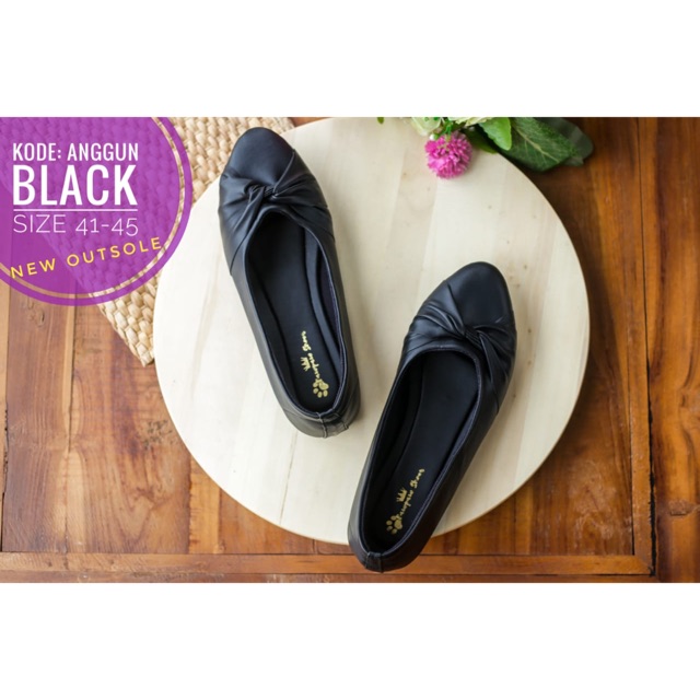 ANGGUN BLACK