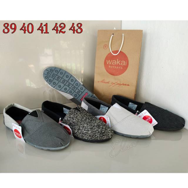 Sepatu flat wakai