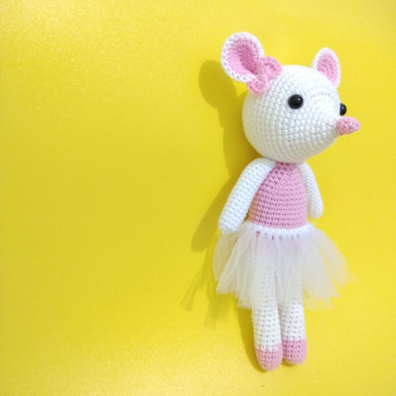 Boneka rajut mouse
