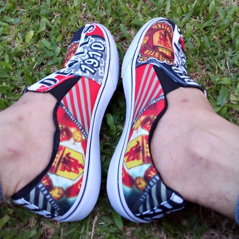sepatu pria slip on