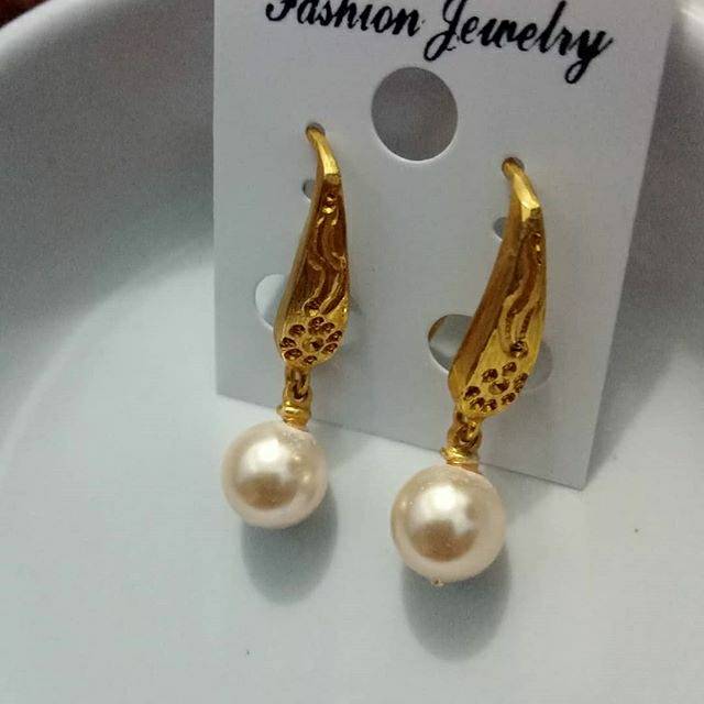 Anting mutiara shell peach