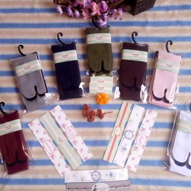 Kaos kaki polos