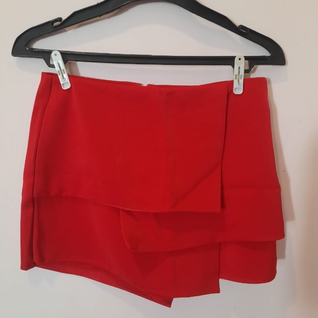 Rok celana merah