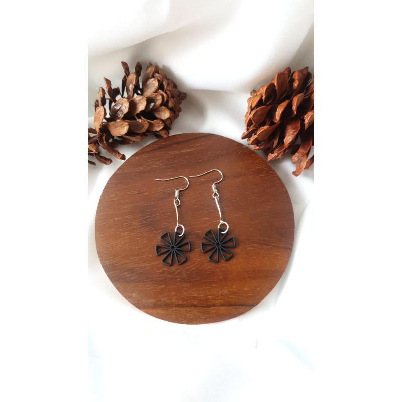 Anting-Anting Bunga