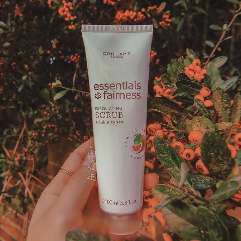 Esesentials Fairness Exfoliating Scrub 100ml