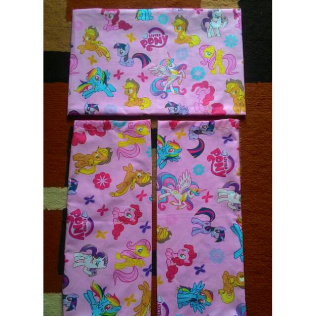 Sarung bantal guling bayi