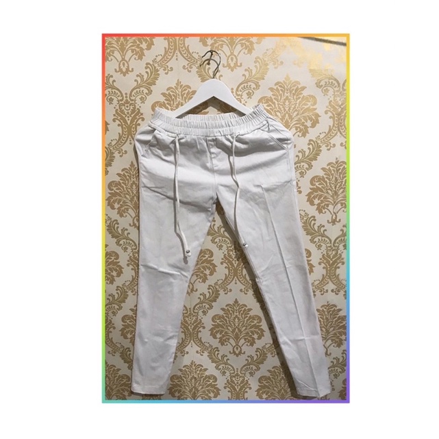PRELOVED CELANA PUTIH
