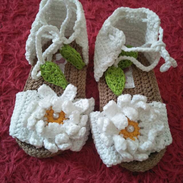 Sepatu prewalker bayi