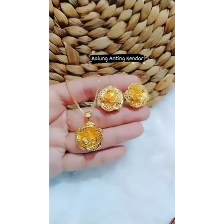 Kalung Anting bunga imitasi KA112