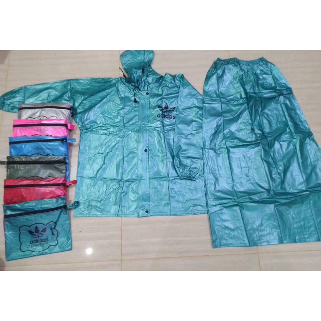 jJas Hujan Rok Adidas