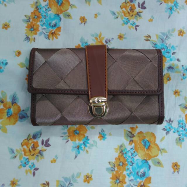 Coklat muda wallet