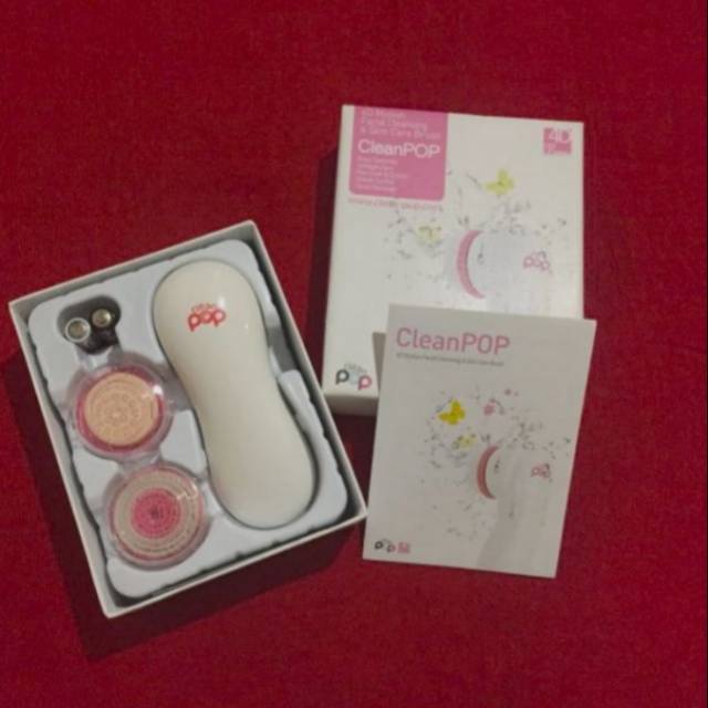 Clean pop facial brush
