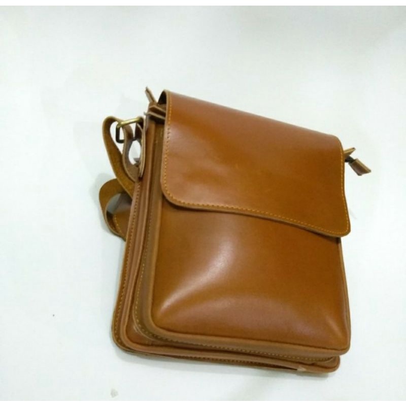 Tas Selempang Pria Kulit Sapi Asli