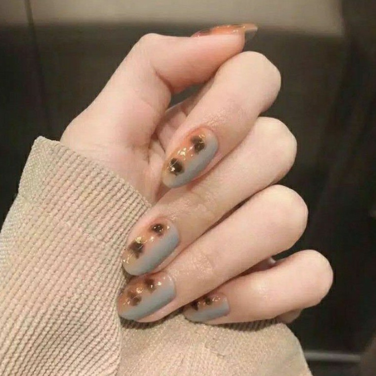 Fake Nails. R051