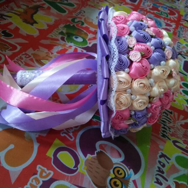 Buket bunga ungu pink krem