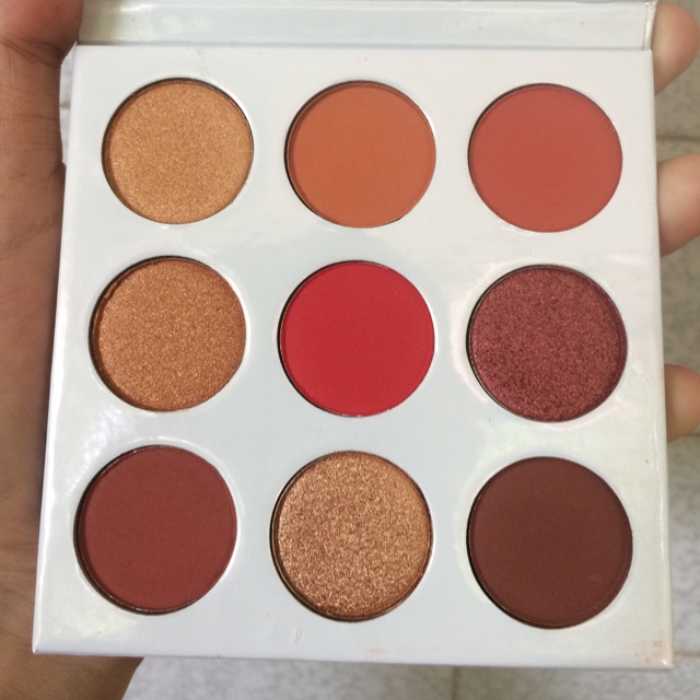 KYLIE PALLATE EYE SHADOW