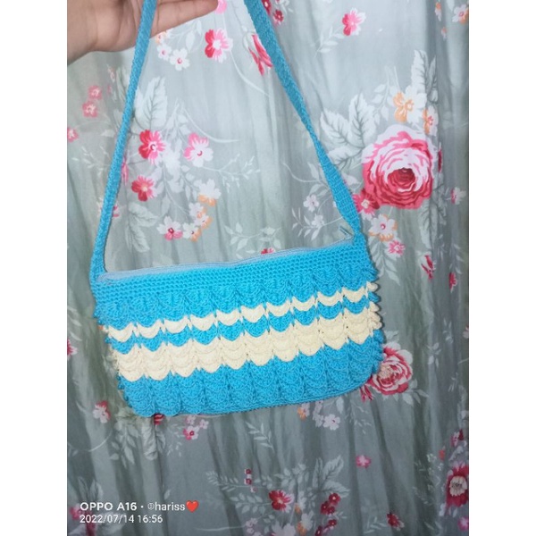 tas rajut mini Slingbag