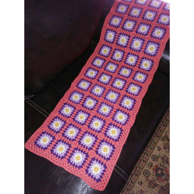 Taplak meja rajut