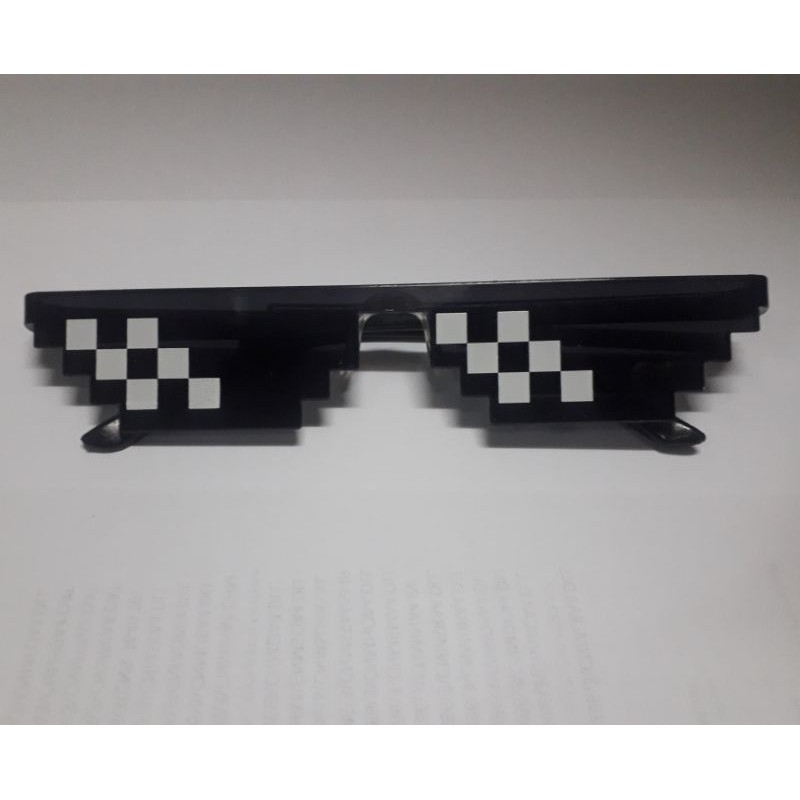 Kacamata Model Thuglife 8bit Hitam