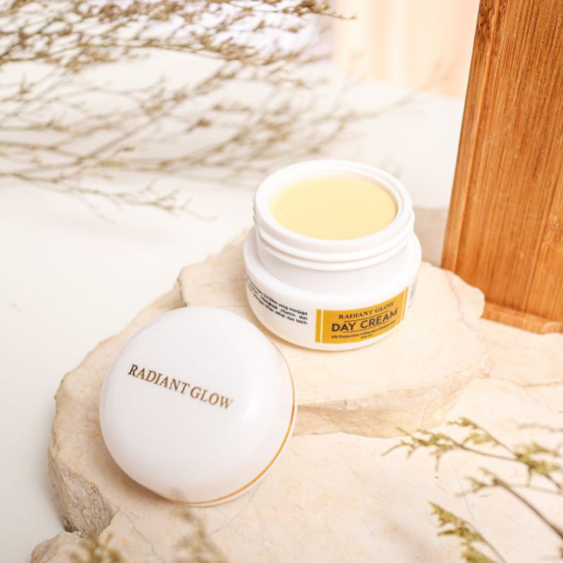 DAY CREAM RADIANTGLOW