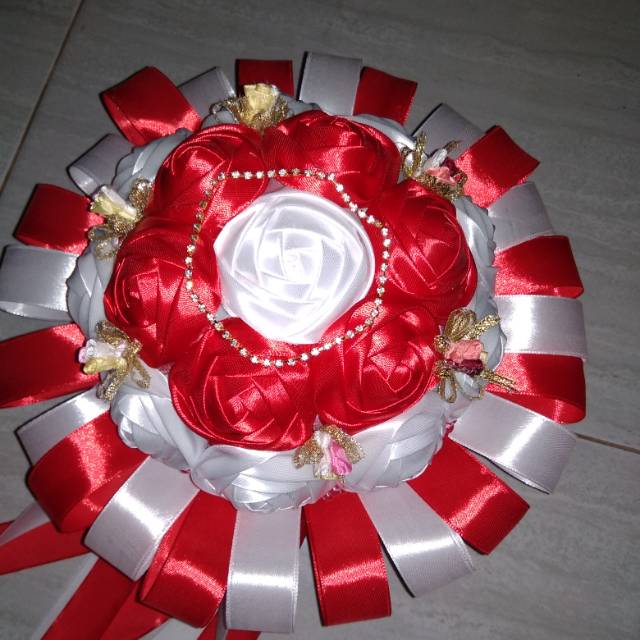 Handbouqet merah putih