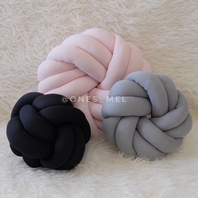 Bantal knot pillow