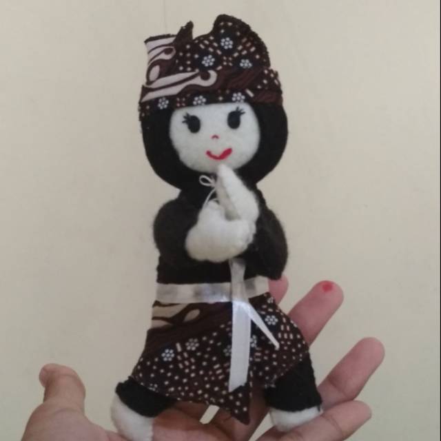 Boneka pencat silat