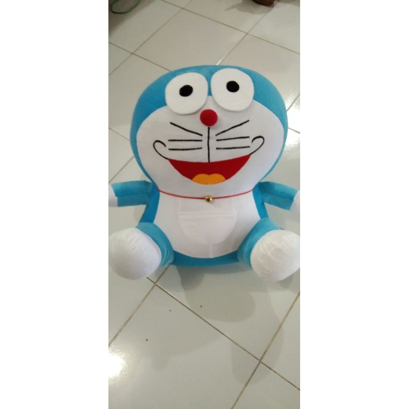 Boneka Doraemon