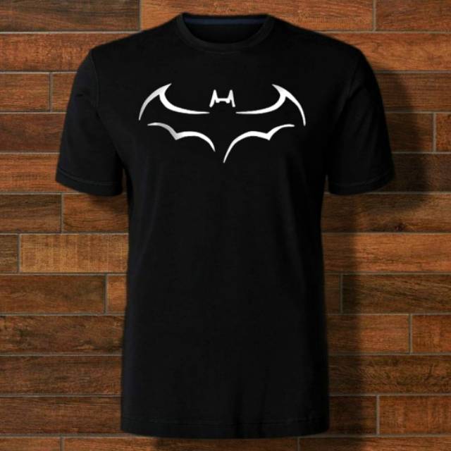 Kaos hitam pria