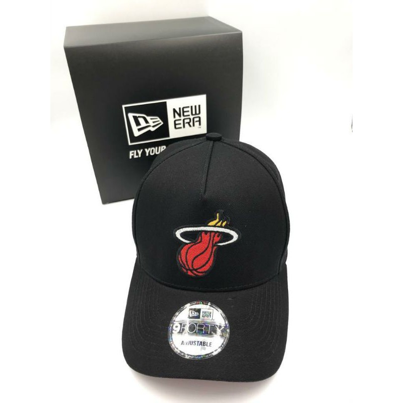 topi clothing