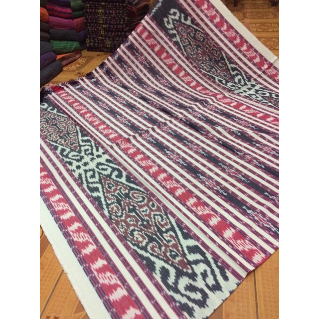 Tenun blanket white