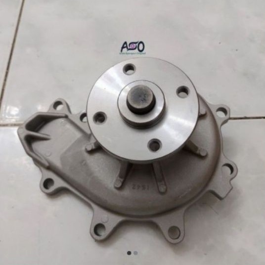WATER PUMP ISUZU NKR 71