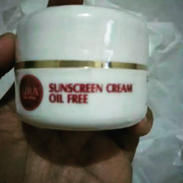 SUNSCREEN | SUNBLOCK OIL FREE AIRA