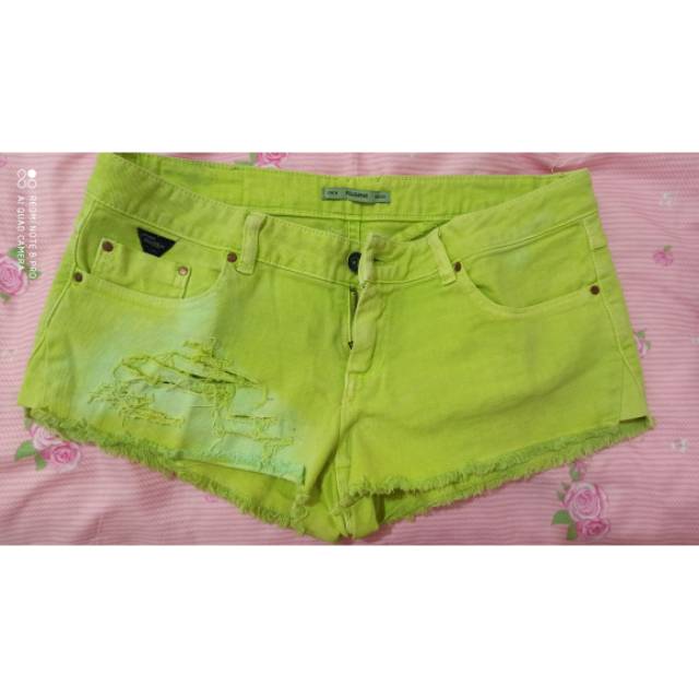 Preloved celana pendek wanita Pull&Bear
