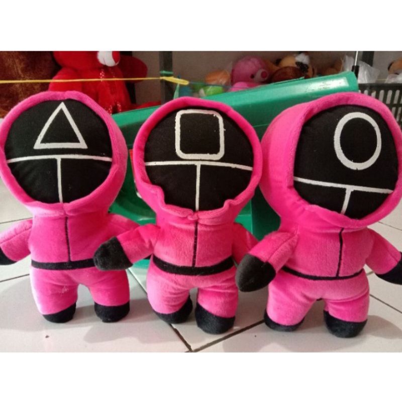 BONEKA SQUID GAME SIZE M