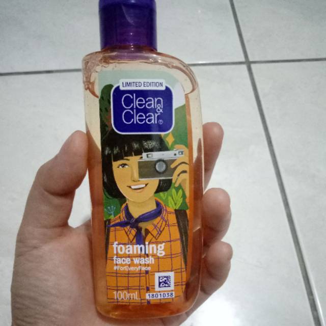 CLEAN & CLEAR foaming face wash for every face 100ml
