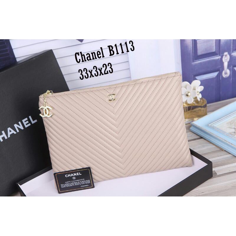 Chanel quilted o' case 1113