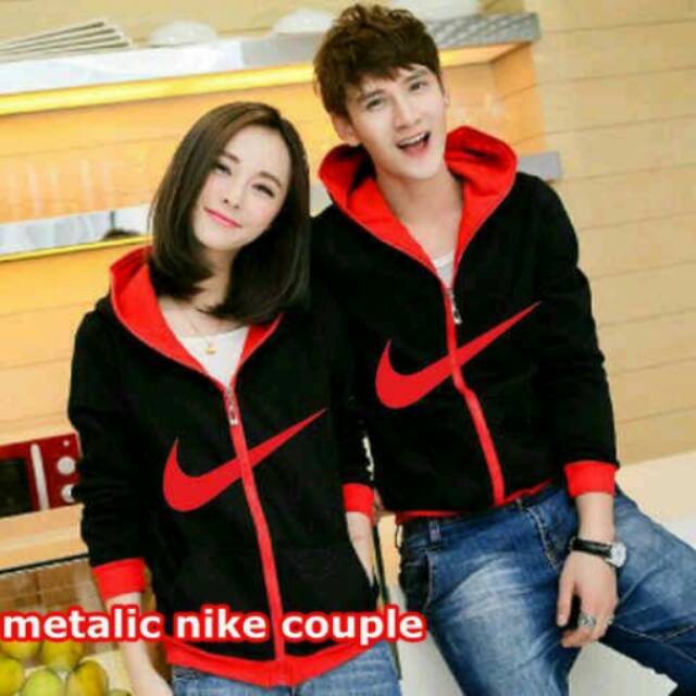 Metalic nike couple