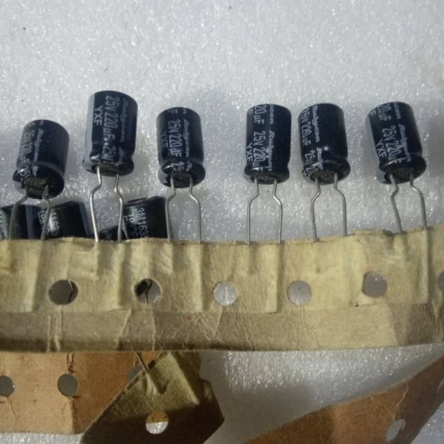 10pcs ELCO 220uf 25v rubycon