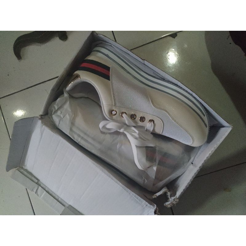 SEPATU WANITA WEDGES
