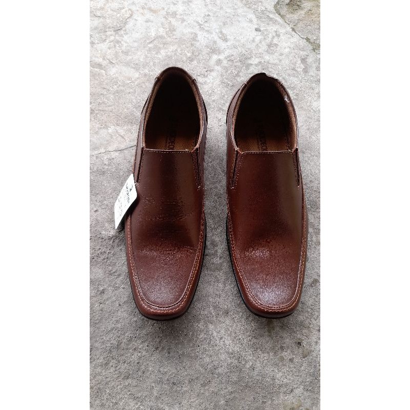 sepatukulitcowok
