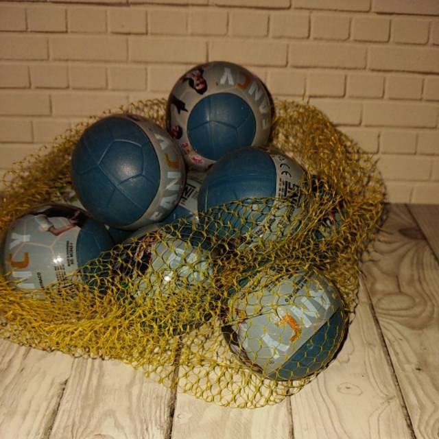 Mainan anak bola mini berhadiah