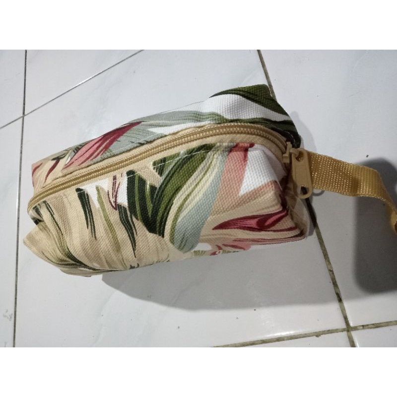 pouch kosmetik kain